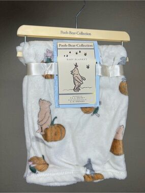 NEW Pooh Bear Collection Winnie the Pooh Fall Pumpkins Baby Blanket